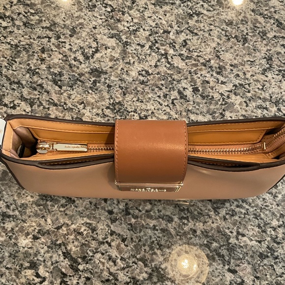 Kate Spade Reegan Small Shoulder Bag - Picture 2 of 8